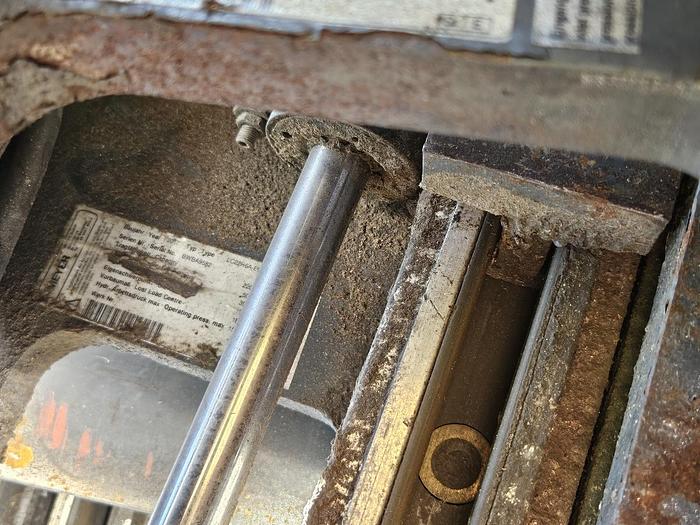 D'occasion Pince à Fourches - Déplacement latéral Silver Line by BOLZONI Modèle LC22 H6A-EU