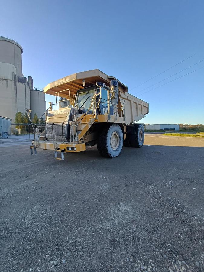 Used 2009 Caterpillar 775F