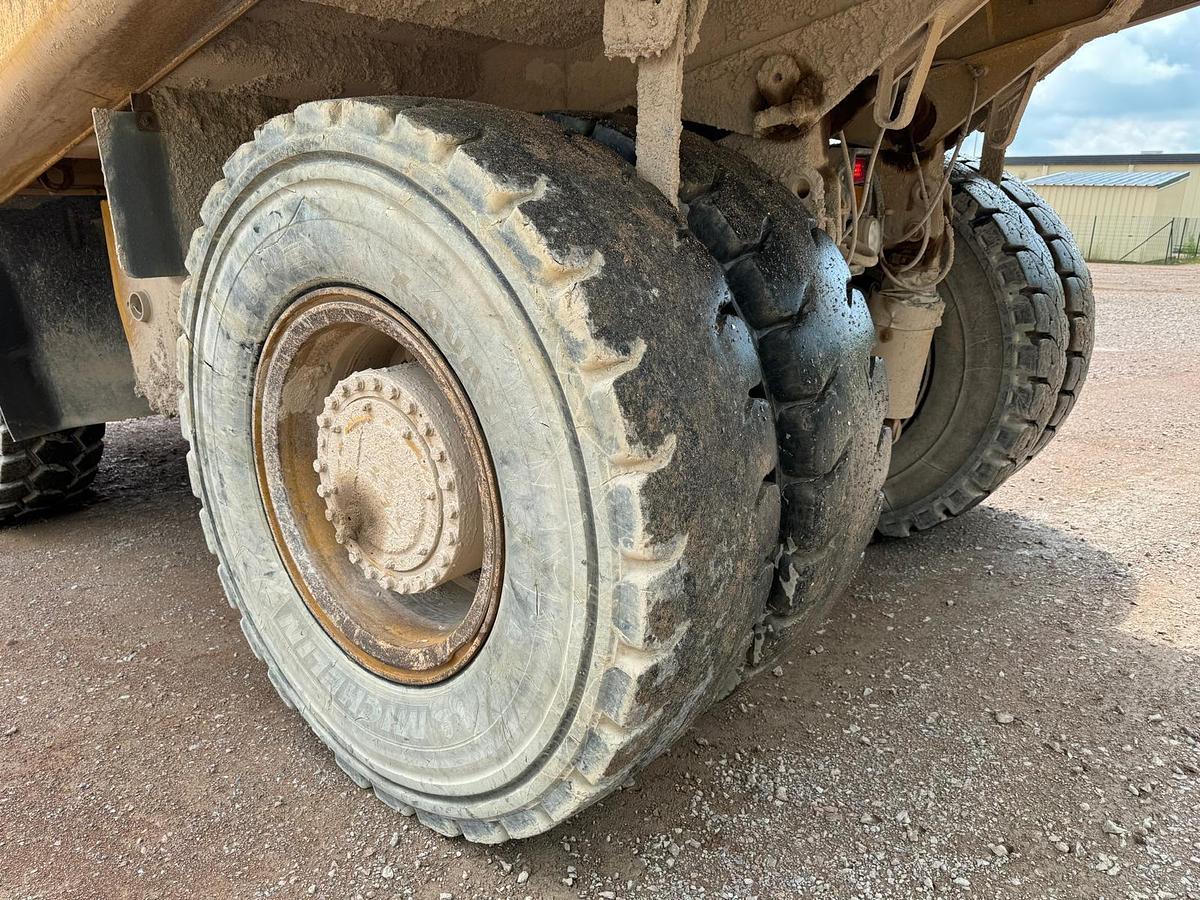 D'occasion Tombereau rigide CAT 771D 2002 34700hrs