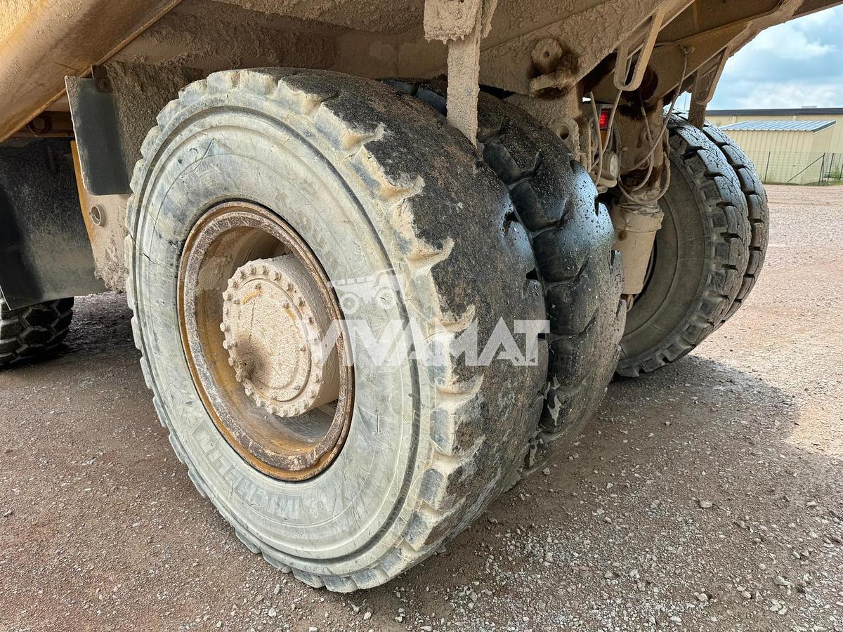 D'occasion Tombereau rigide CAT 771D 2002 34700hrs