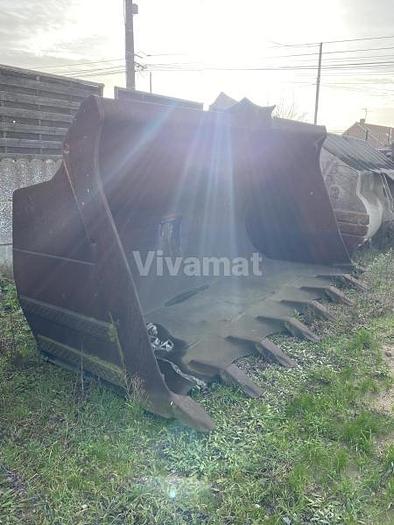 D'occasion Komatsu WA500 3 buckets availaible