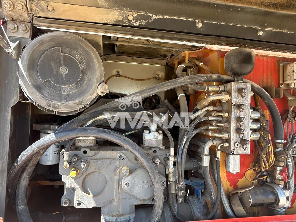 D'occasion 2013 LIEBHERR R924 LC