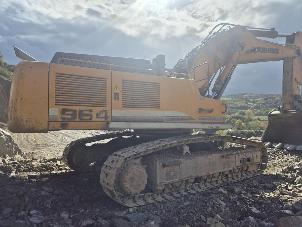 Used 2010 LIEBHERR R964 HDSL