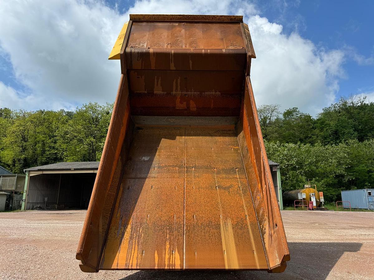 D'occasion Tombereau rigide CAT 771D 2002 34700hrs