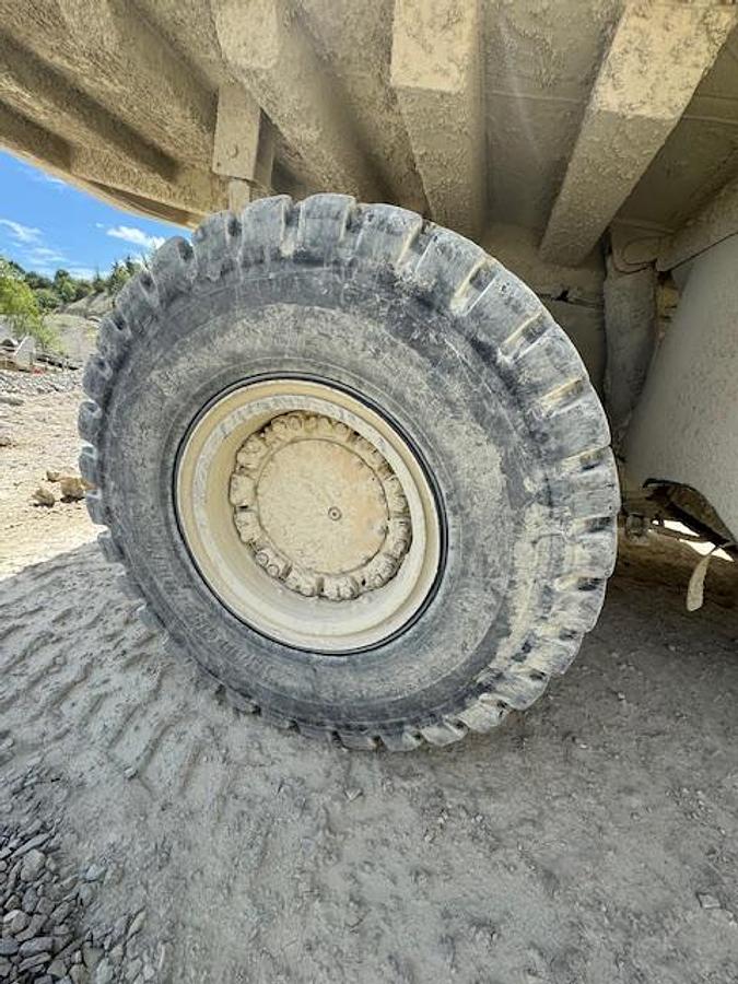 Used 2001 Komatsu HD605-5