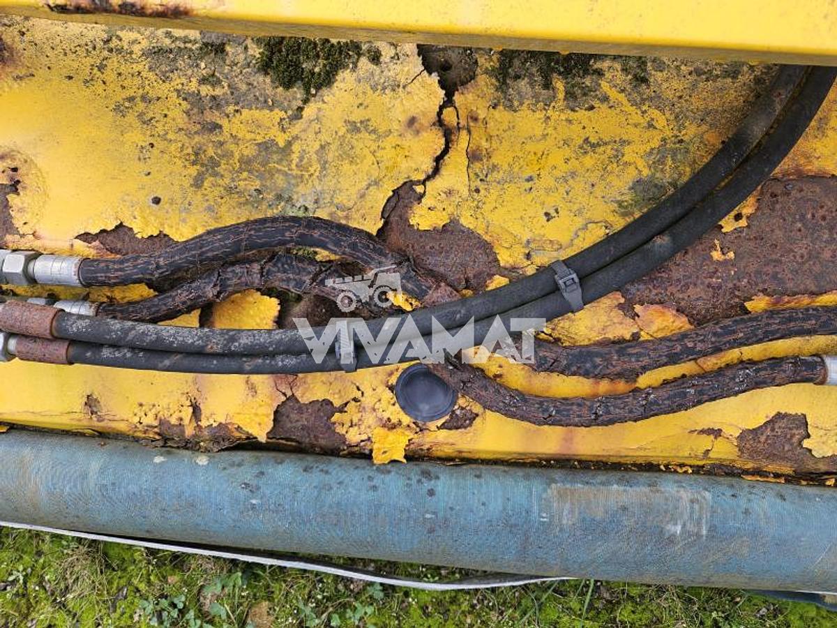 Used RABAUD 72009D sweeper Year 2006 width 250cm formerly on CAT442