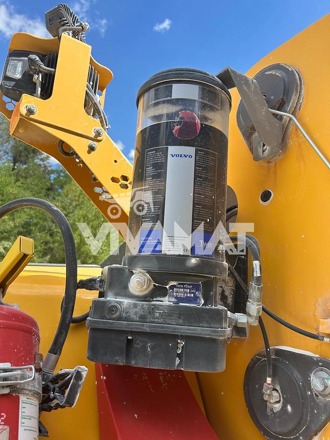 D'occasion Chargeuse sur pneus Volvo L220H 2020