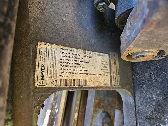 D'occasion Pince à Fourches - Déplacement latéral Silver Line by BOLZONI Modèle LC22 H6A-EU