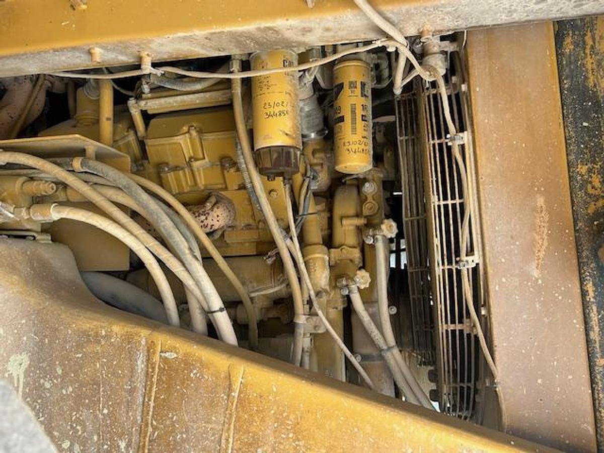 Used 2002 Komatsu HD325-6KE