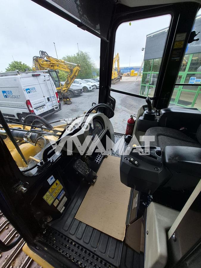 Used Chargeuse sur chenille CATERPILLAR 953D 2015