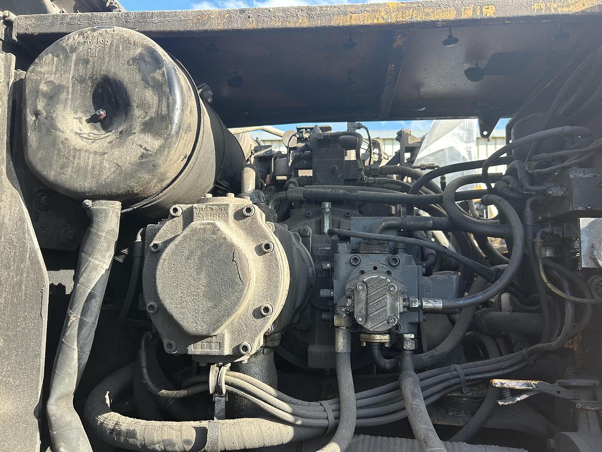 Used Liebherr R934B EW