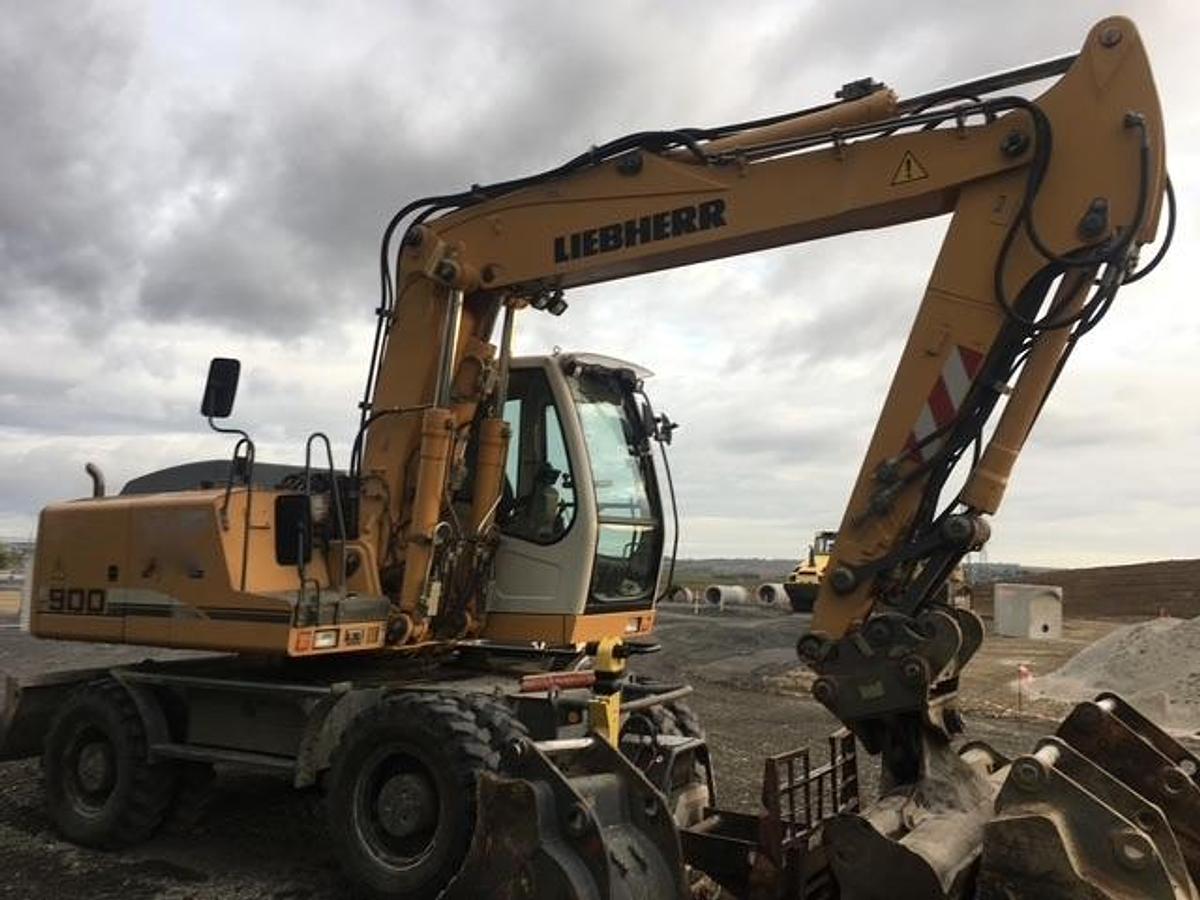 Used 2009 Liebherr A900