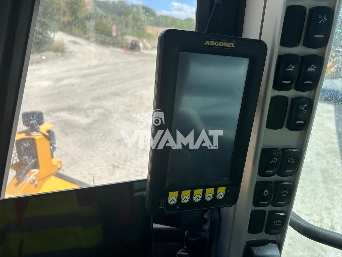 D'occasion Chargeuse sur pneus Volvo L220H 2020