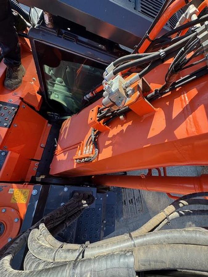 Used 2018 Hitachi ZX225USLC-6