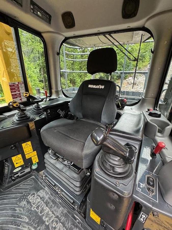 Used 2018 Komatsu D375A-8