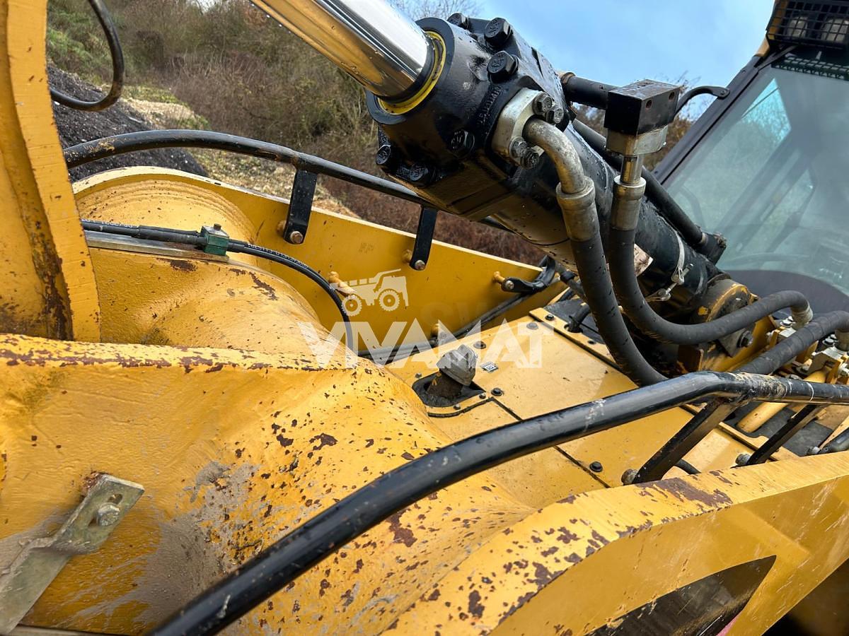 Used 2013 Caterpillar 963D