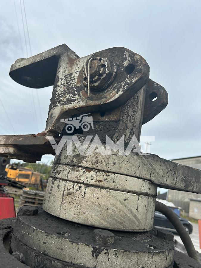 D'occasion Grappin LIEBHERR à 4 griffes demi-fermées de capacité 0.60m3