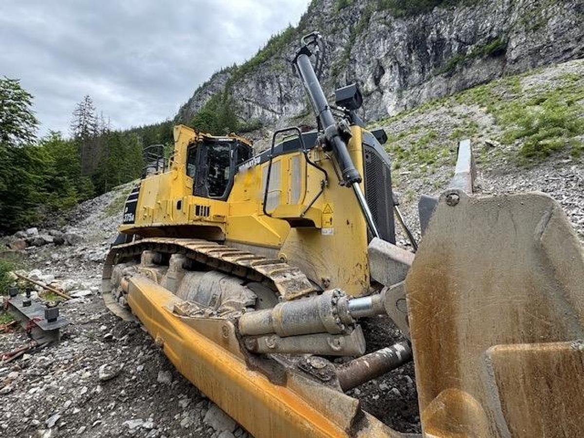 Used Komatsu D375A-8