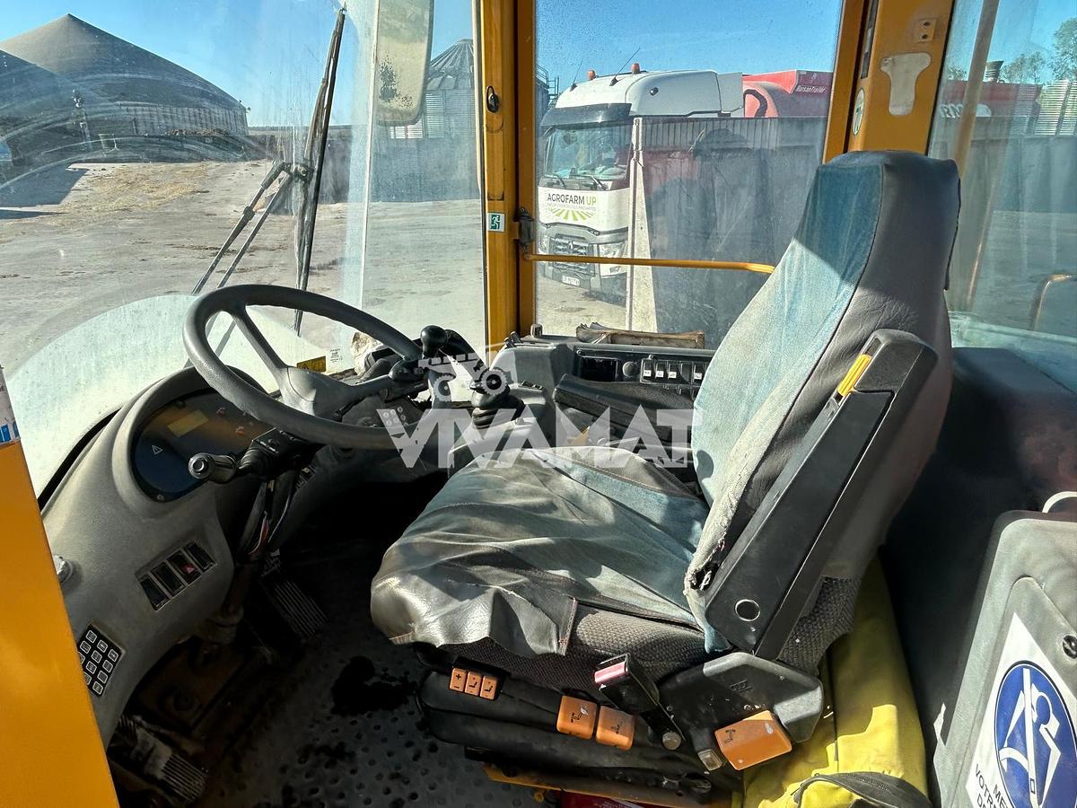 Used 2004 VOLVO L60E