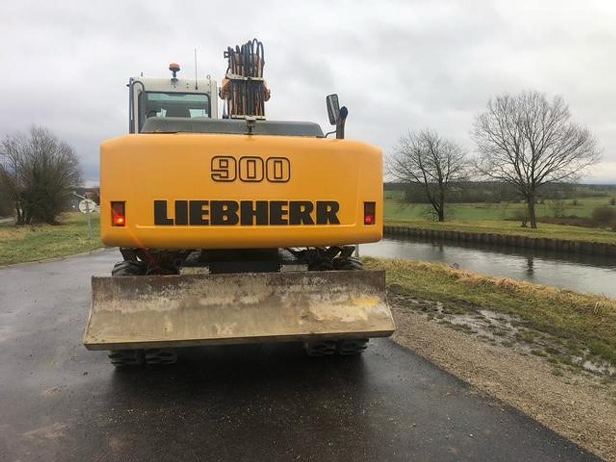 Used 2009 Liebherr A900