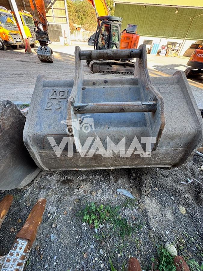 Used 2018 Hitachi ZX225USLC-6