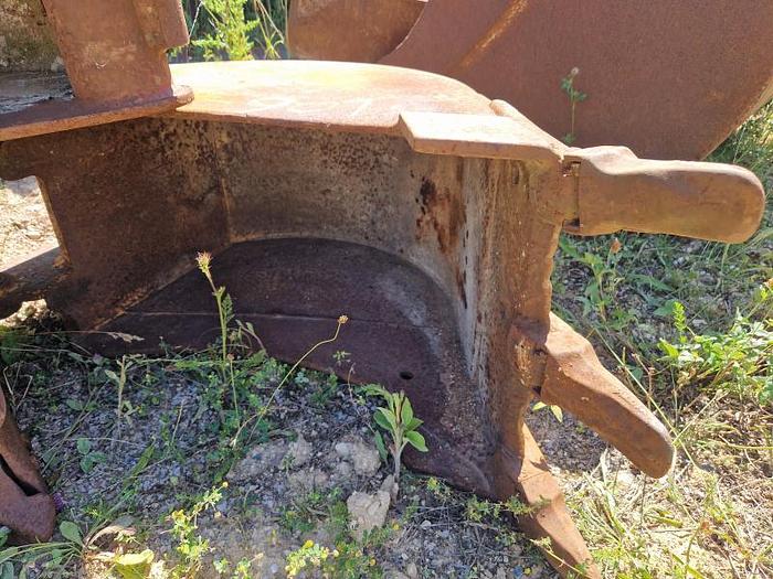 D'occasion Godet de tranchée Attache S45 Largeur 410mm