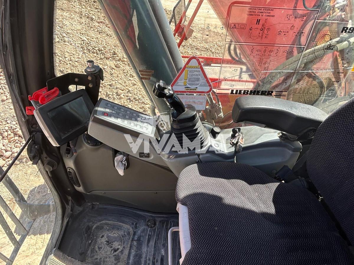 D'occasion 2013 LIEBHERR R924 LC