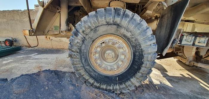 D'occasion 2 jantes TEREX 35 12 trous avec pneus BARKLEY 18.00R25