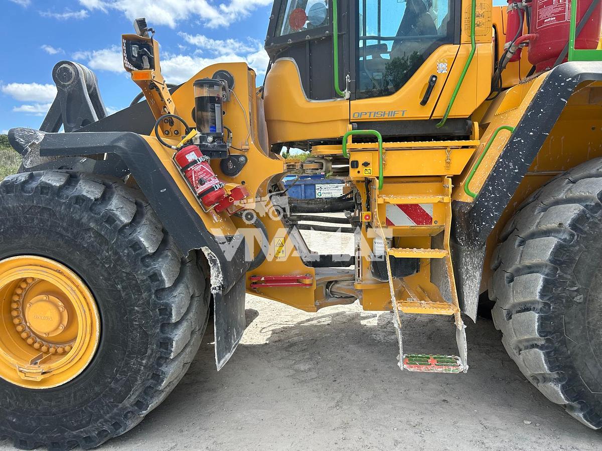 D'occasion Chargeuse sur pneus Volvo L220H 2020