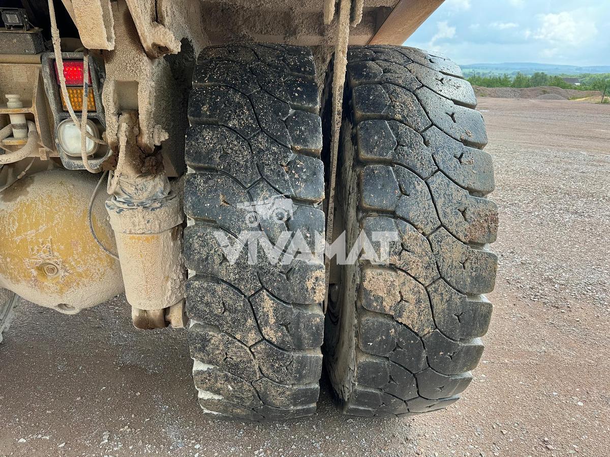 D'occasion Tombereau rigide CAT 771D 2002 34700hrs