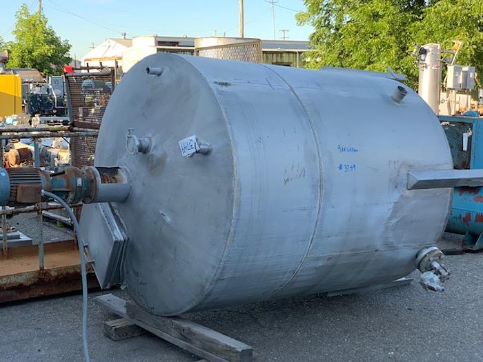 Used 900 Gallon Vertical Stainless Steel Agitated Tank