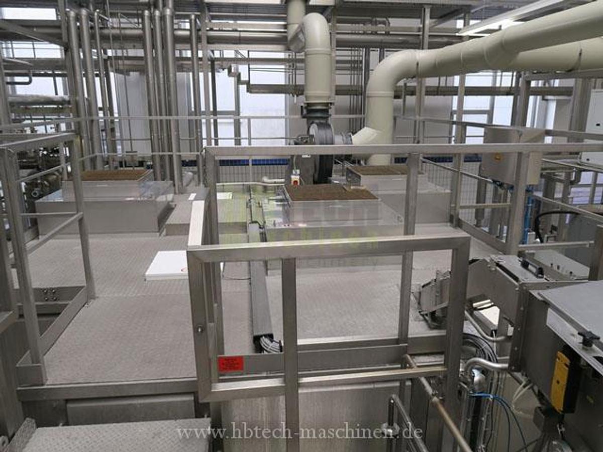 Used Komplette Krones Ultra Clean PET-Linie für kohlensäurehaltige Produkte / 24.000 bph / 0,5l
