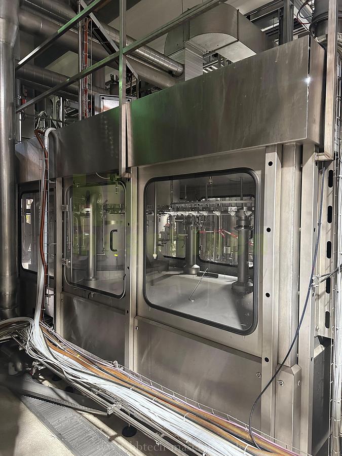 Used Aseptischer Krones Triblock (Rinser, Füller und Verschließer) / 20.000 bph / 1,5l