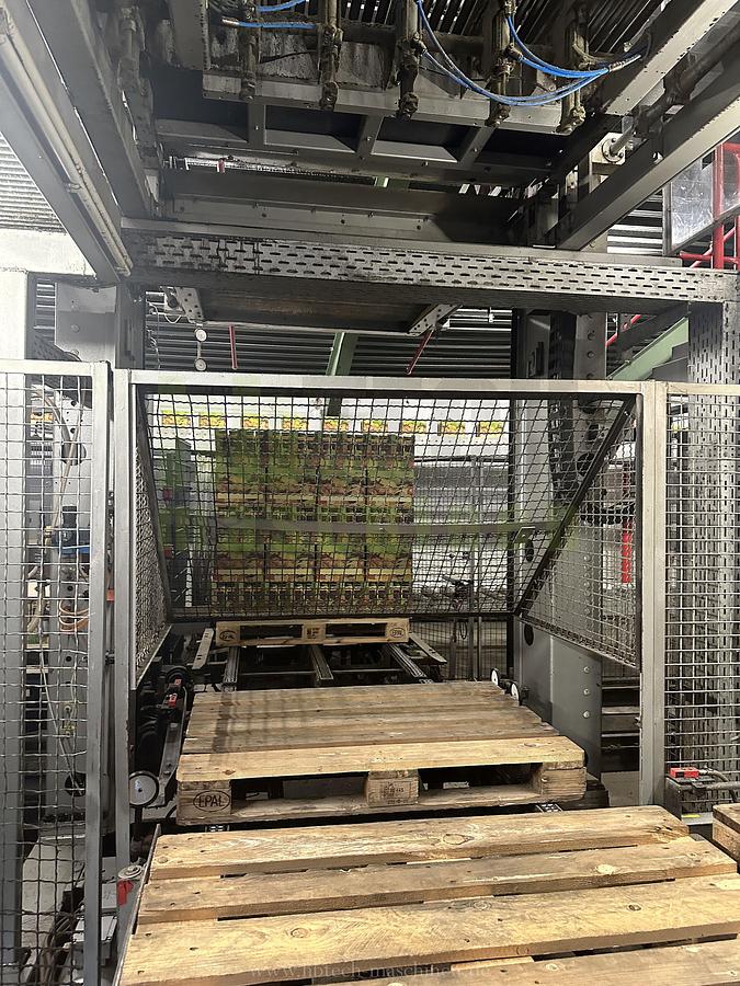 Used Elopak Trocken-Aseptik-Abfüllanlage für Giebelverpackungen mit einem Volumen von 1.000 ml/750ml/500ml