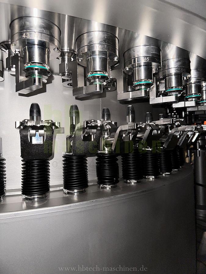 Used Aseptischer Krones Triblock (Rinser, Füller und Verschließer) / 20.000 bph / 1,5l