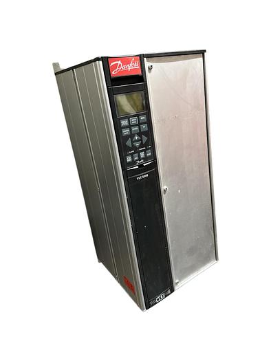 Gebraucht DANFOSS VLT5016PT5C20STR3D0F00A00C0 175Z4093 Frequenzumrichter 23kVA
