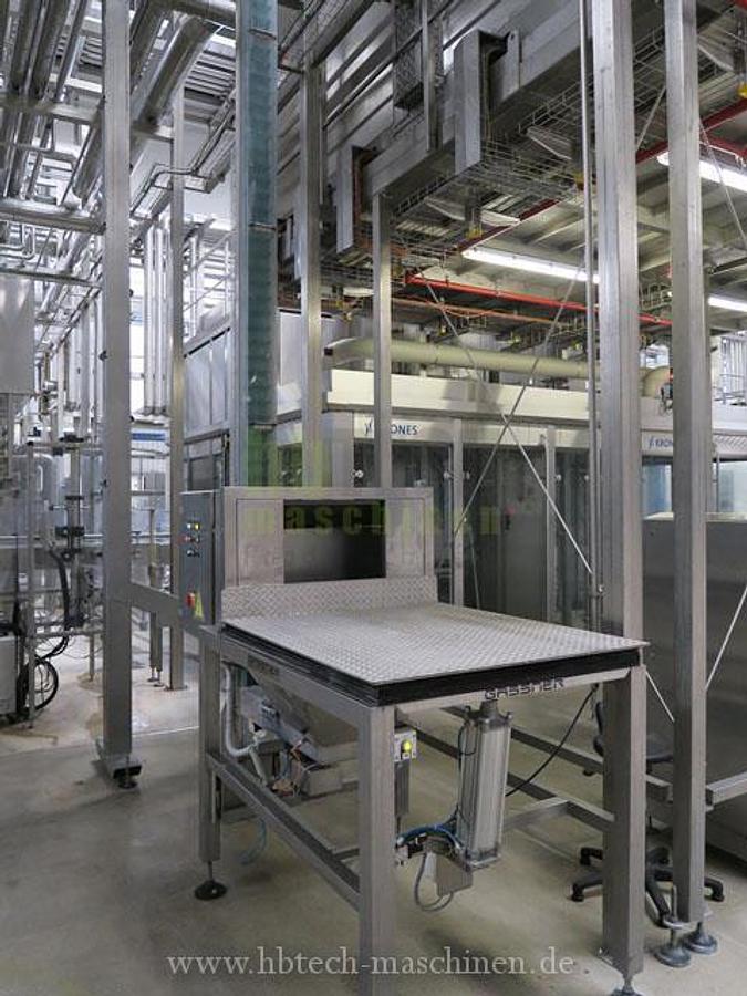 Used Komplette Krones Ultra Clean PET-Linie für kohlensäurehaltige Produkte / 24.000 bph / 0,5l