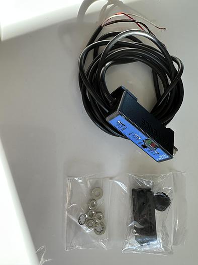 KEYENCE FS2-65 Sensor