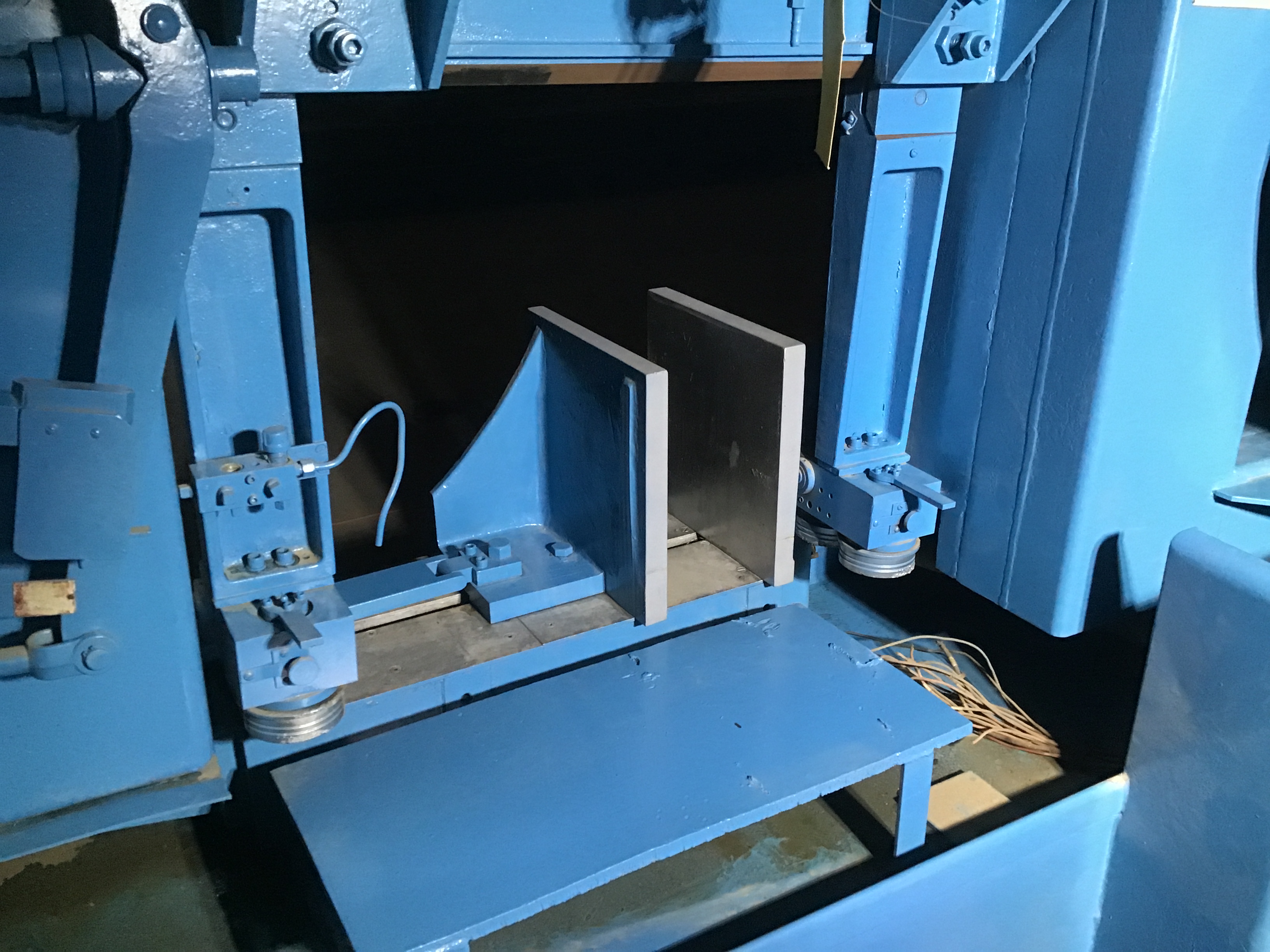 Used DoAll Mdl. CZ-1620 Horizontal Band Saw