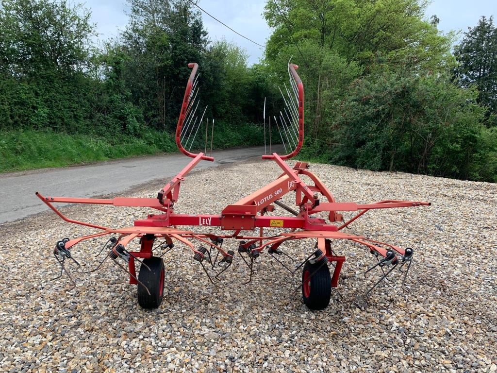 Used Lely Lotus 300 Tedder Rake