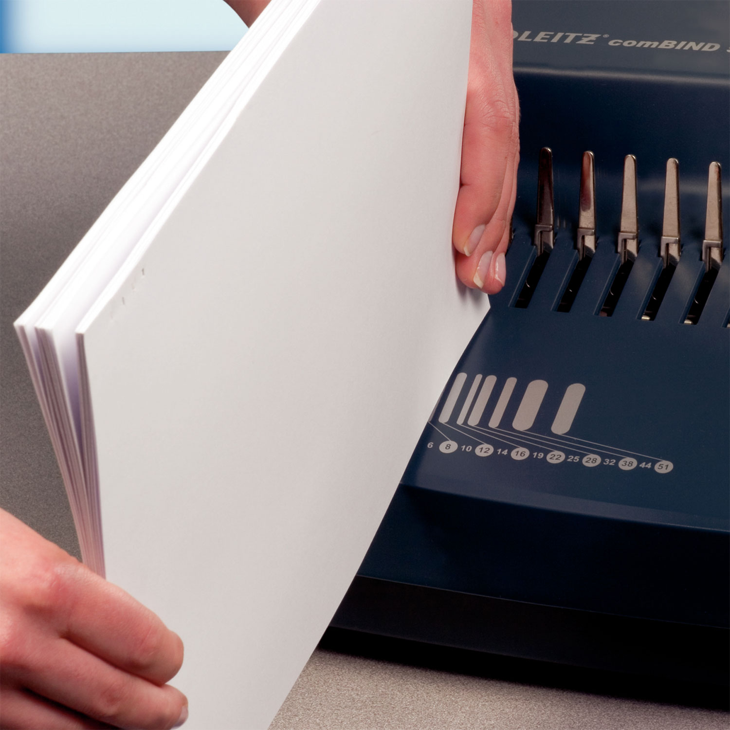 New Leitz CB500 Manual Office Comb Binding Machine BNIB Special