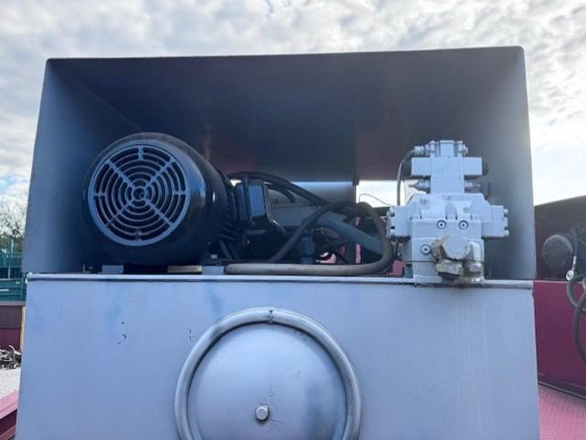 Used JV 5YD Stationnary Pre-Crusher