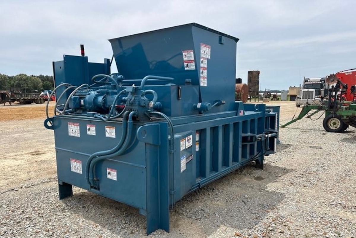 Used Marathon Closed Door Full Pen Baler / Infeed