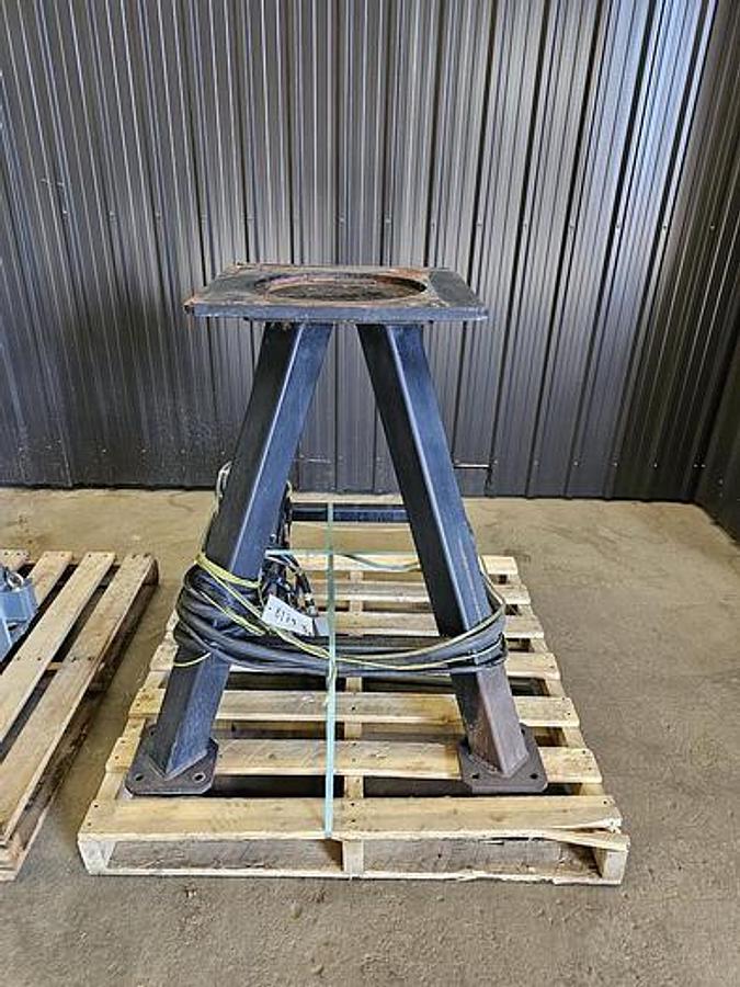 Used FANUC ROBOT PALLETIZING SYSTEM