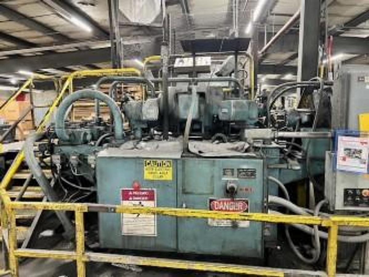 Used HARRIS TWO RAM BALER