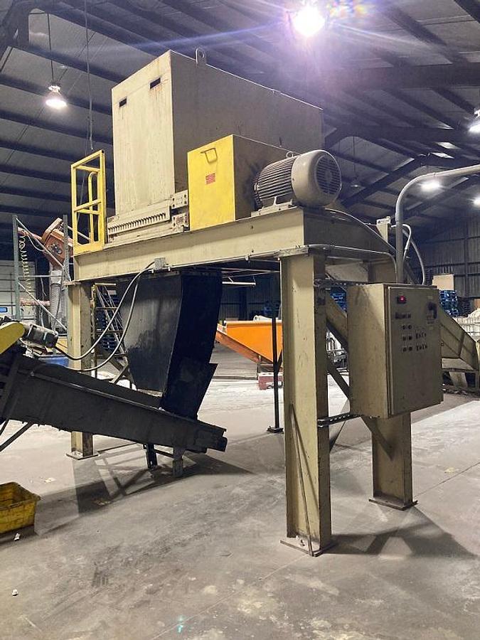 Used Jordan Dual Shaft Shredder / Infeed Conveyor