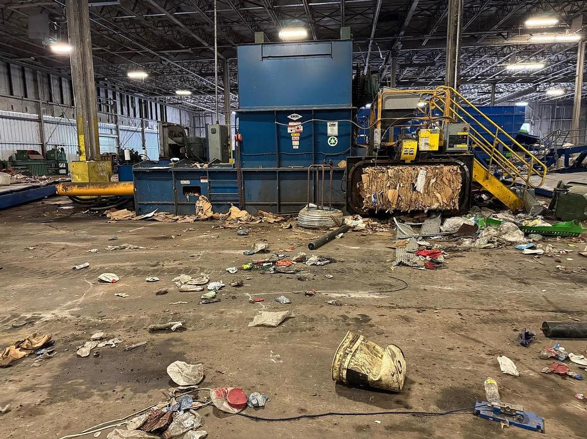 Used Excel 2R10 Horizontal Two Ram Baler