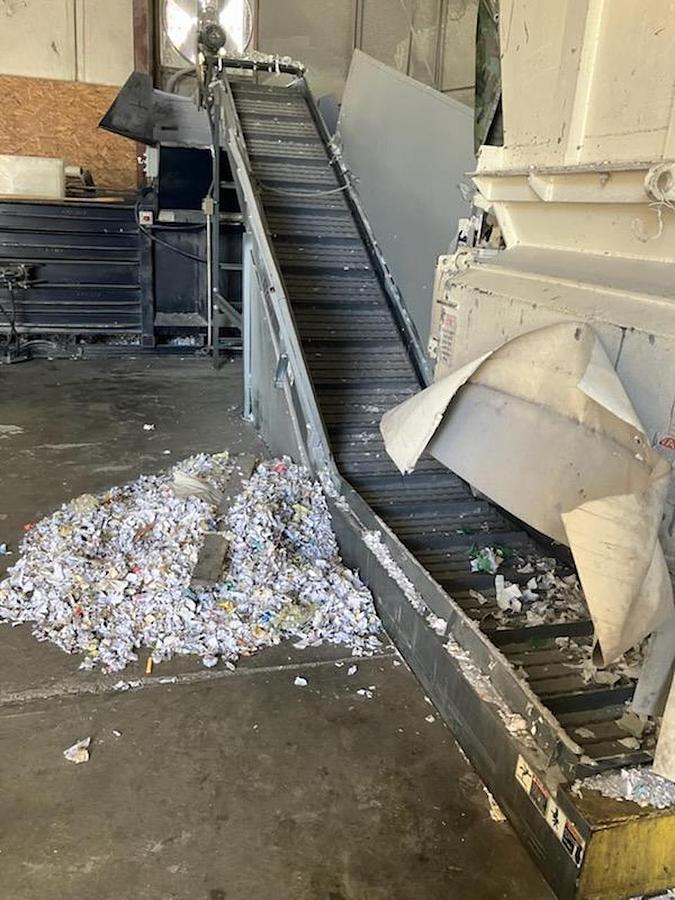 Used Titan Hockey Stick Steel Belt Infeed Conveyor