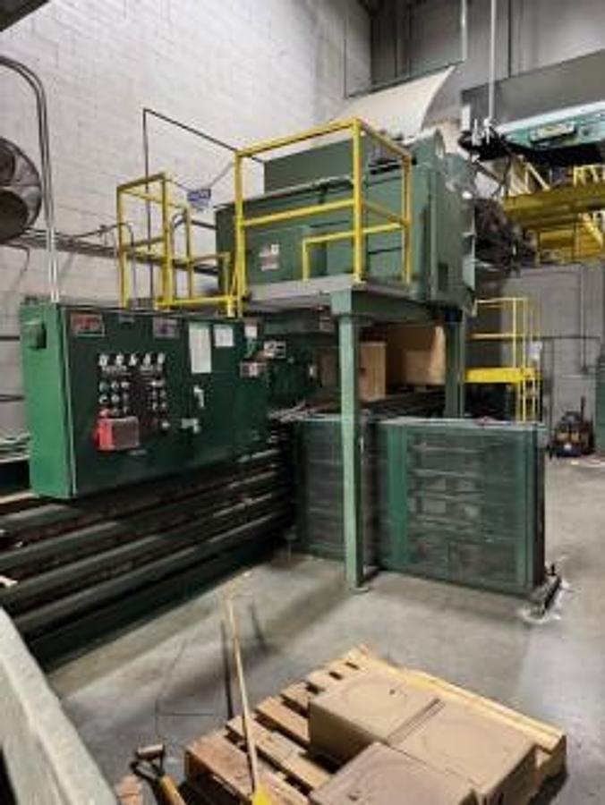 Used SELCO AUTO-TIE WITH BLO-APCO SHREDDER