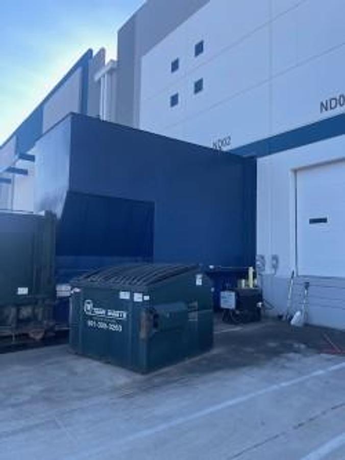 Used BACE 5 YARD STATIONARY COMPACTOR